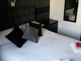 bedroom_004